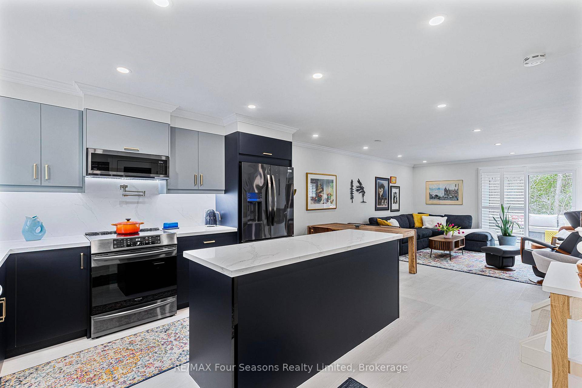 OUTSTANDING VALUE, LOCATION, AND PRIVACY !