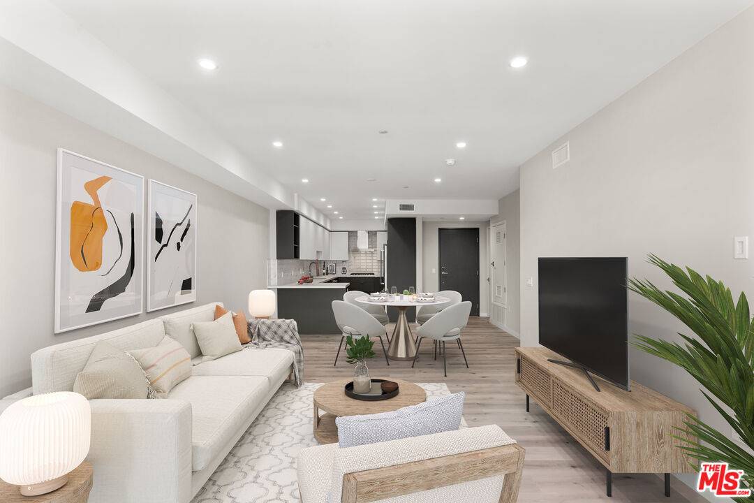 1226  S Bedford St 3BR Beverlywood La