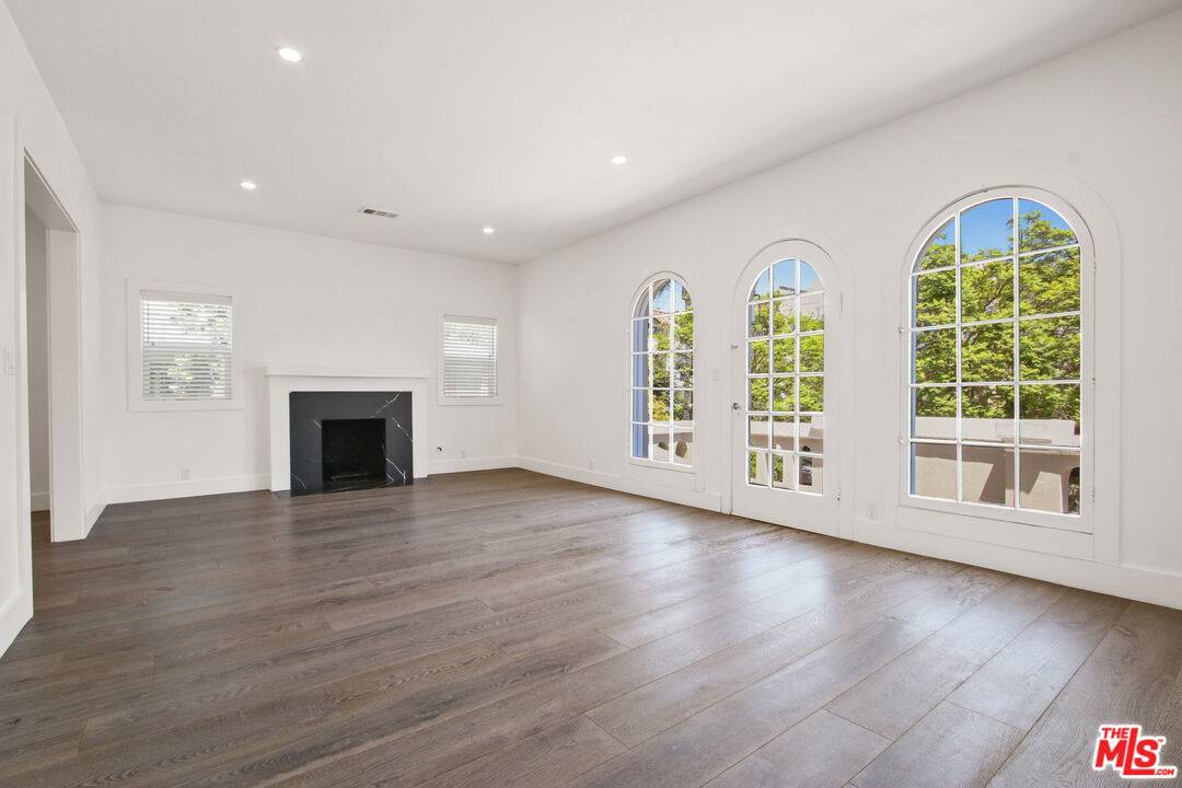 807 N Croft Ave 2BR Sunset Strip La