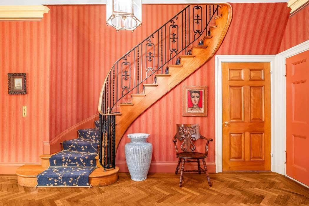 Located in one of Rosario Candela's most desirable apartment buildings in a prime Carnegie Hill location, this gracious, 4, 000 square foot, south facing duplex has a classic layout, gets ...