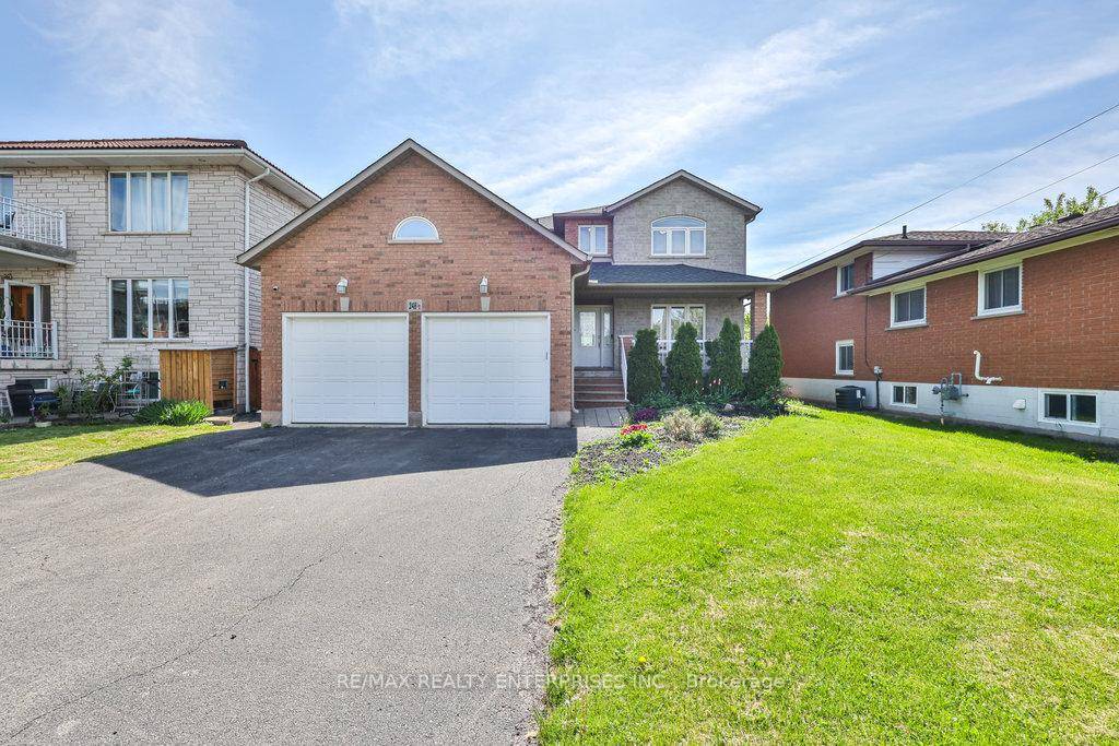 Welcome To This Stunning, Family Focused Residence Nestled In The Heart Of Stoney Creek, Offering An Exceptional Blend Of Space And Functionality.