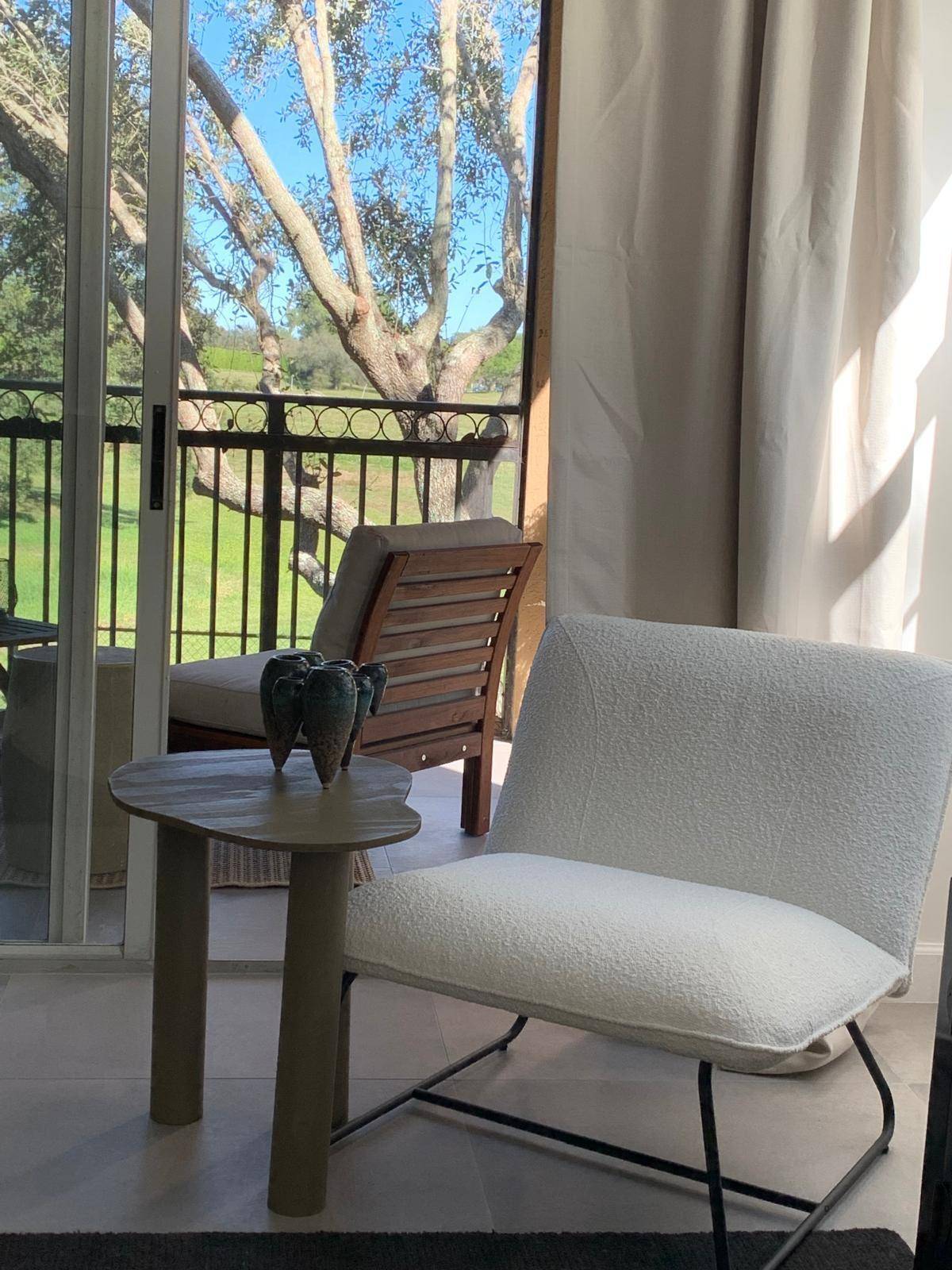 BEATIFULLY RENOVATED 3 BEDROOM 2 BATHROOM CONDO OFFERS A LUXURY LIVING EXPERIENCE OPEN CONCEPT LAYOUT CREATES A SPACIOUS AND INVITING ATMOSPHERE ENHANCED BY NEWLY INSTALLED PORCELAIN FLOORING THROUGHOUT METICULOUSLY UPDATED ...