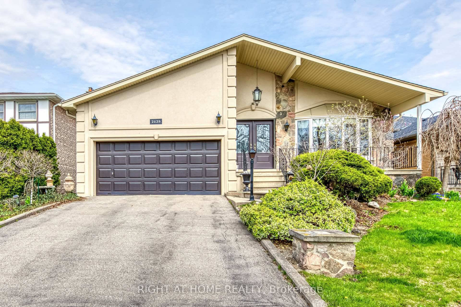 Nearly 1, 500 SqFt of Stylish Living !