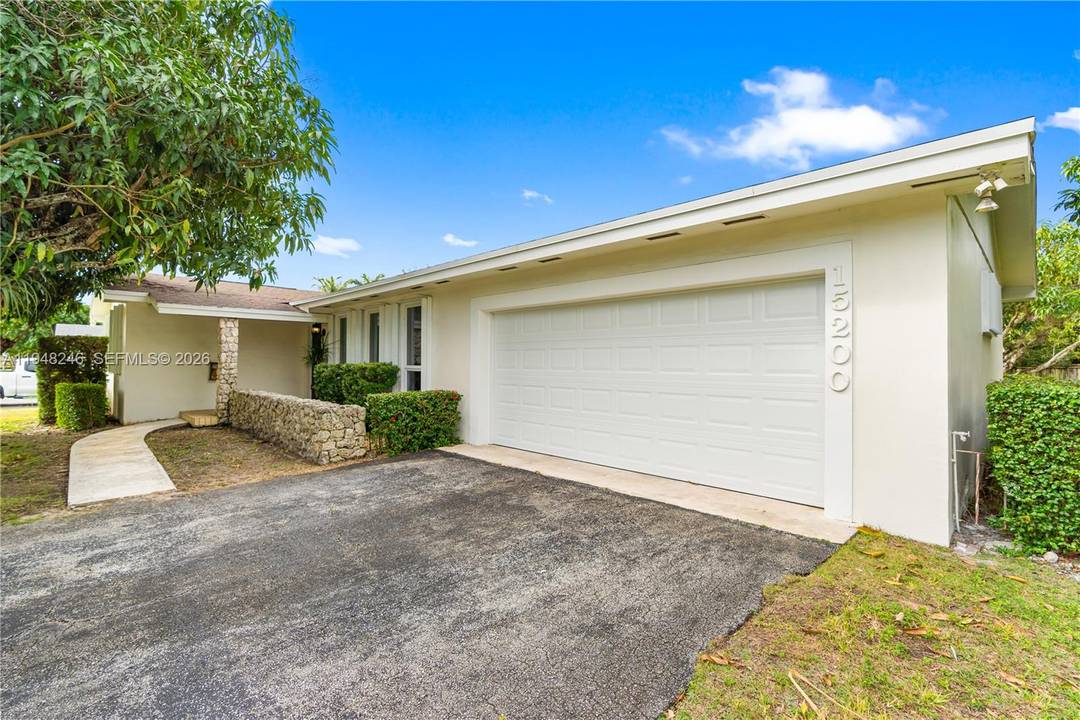 Set on an oversized 16, 874 SF lot in one of Palmetto Bay s most established and sought after neighborhoods, this 4 bedroom, 3 bathroom single story residence offers a ...