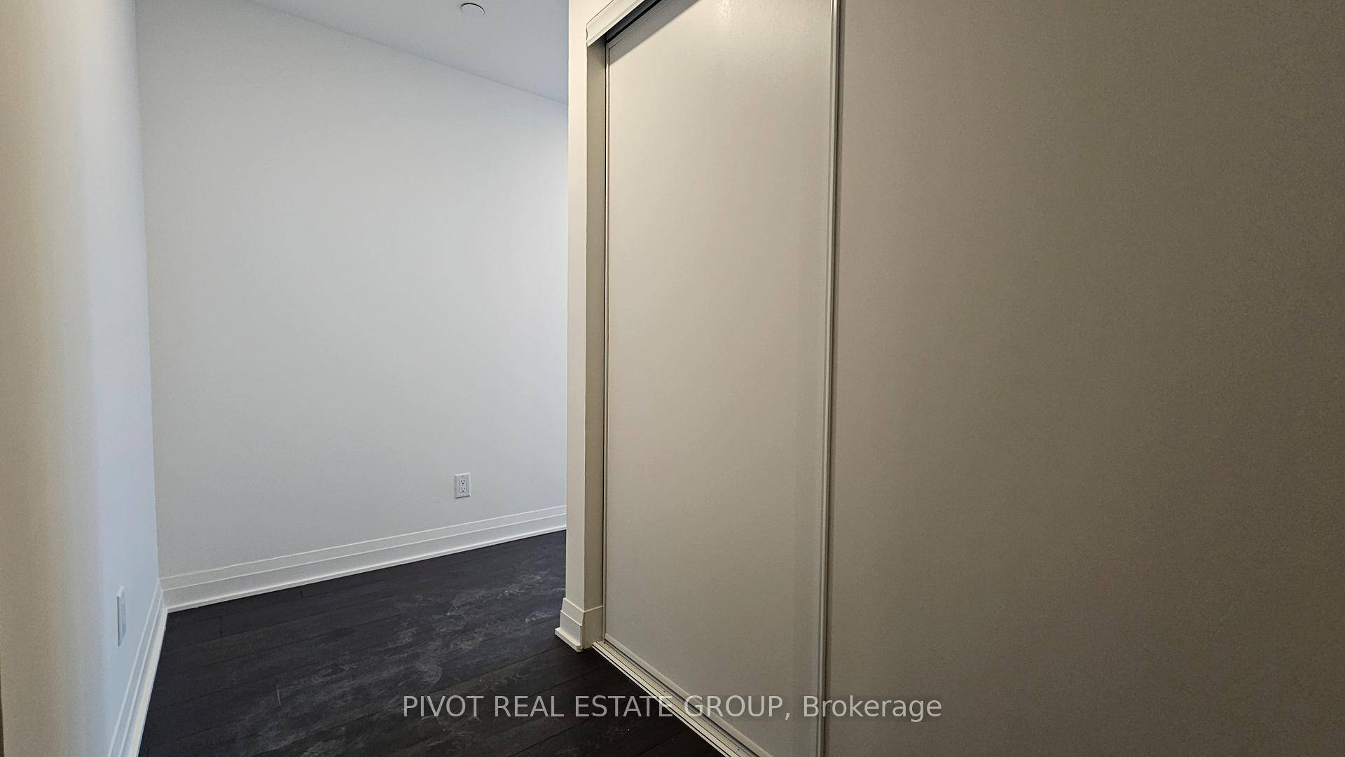 Welcome to 4015 The Exchange in the heart of downtown Mississauga, steps to Square One !