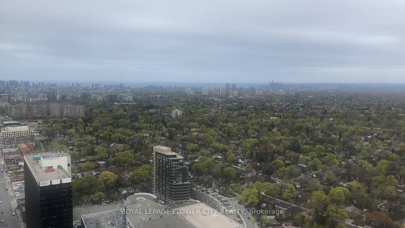 Amazing Location ! Spacious 1 Bed Luxury Condo Unit at the Corner Of Yonge Eglinton.
