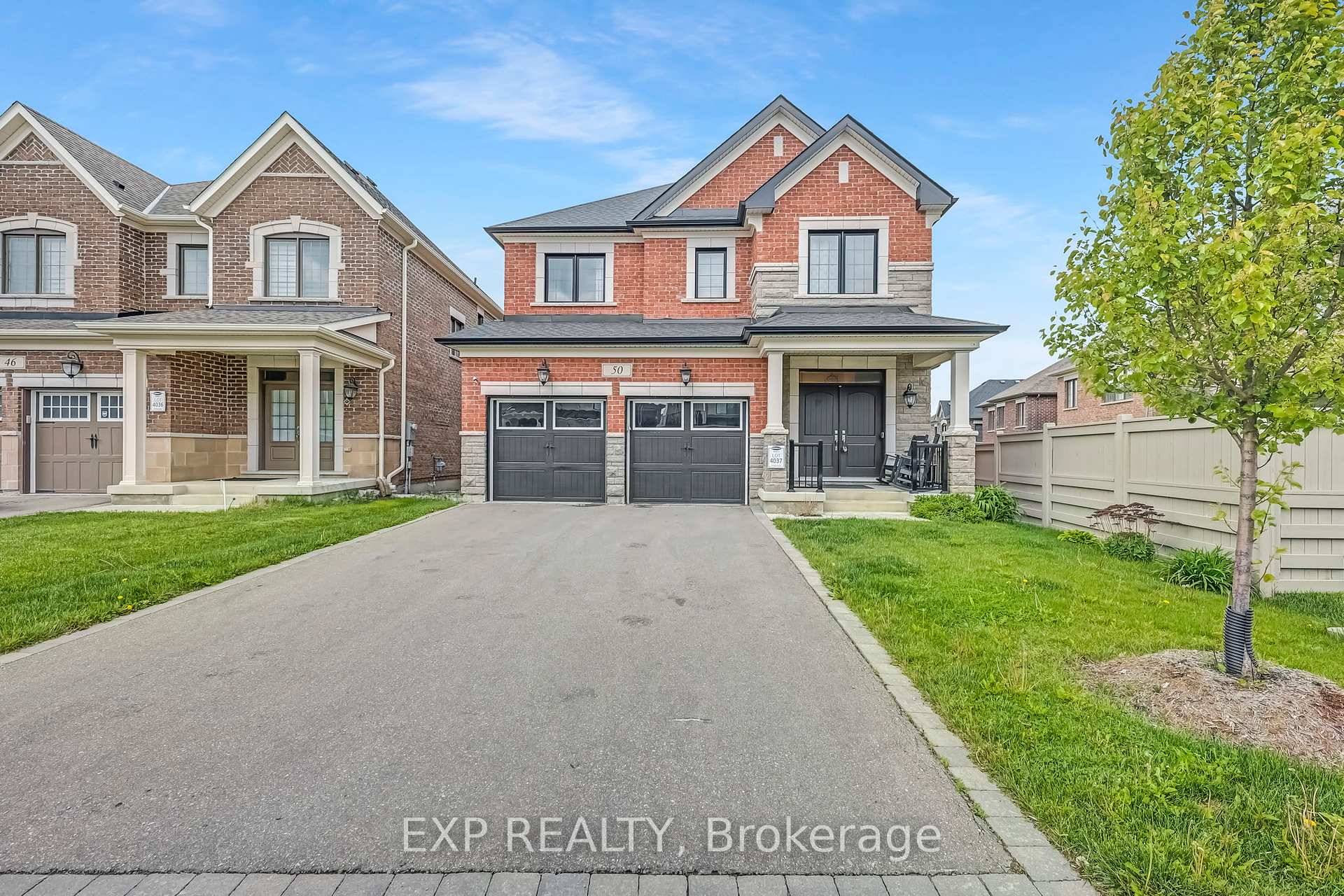 Welcome to this beautifully maintained modern home in the prestigious Kleinburg Summit Community, surrounded by luxurious multimillion dollar estates.
