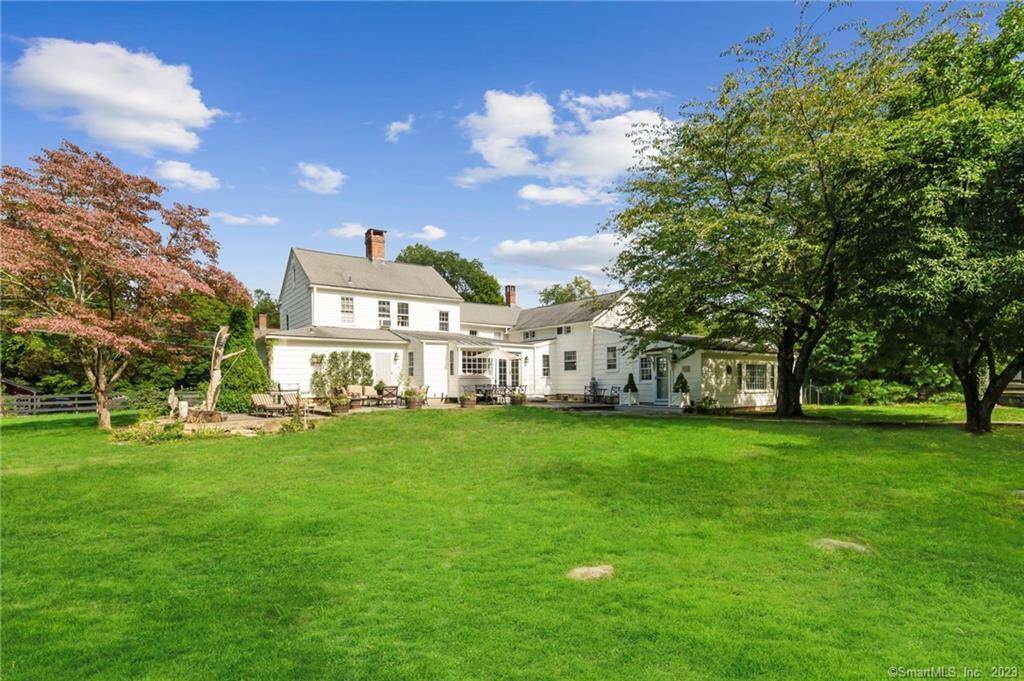 Originally built in 1726 by Jeremiah Mead on 30 acres for his new wife.