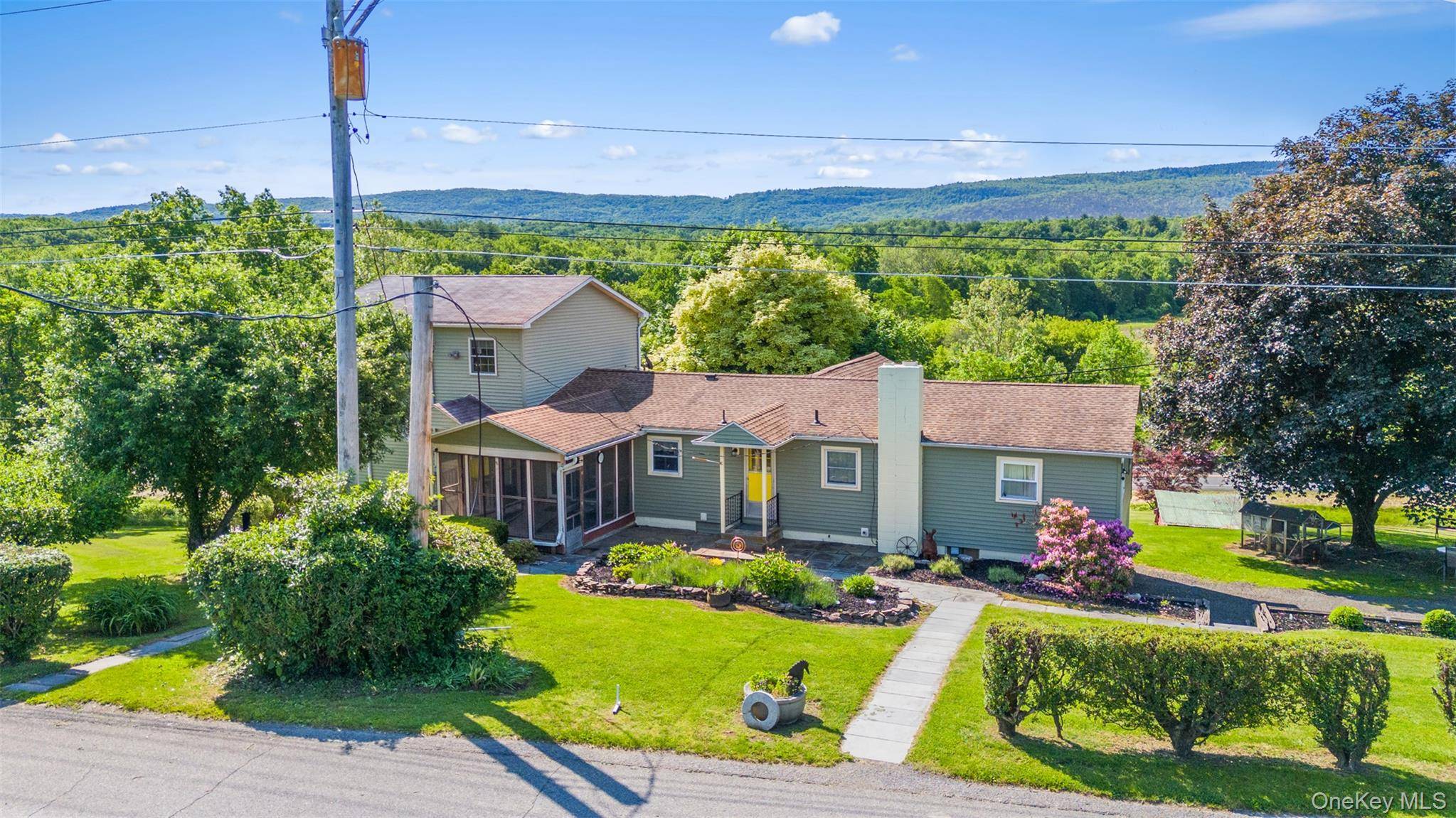 Two for one ! 19 Pompeys Cave boasts opportunity with two, fully permitted, living spaces attached as one.