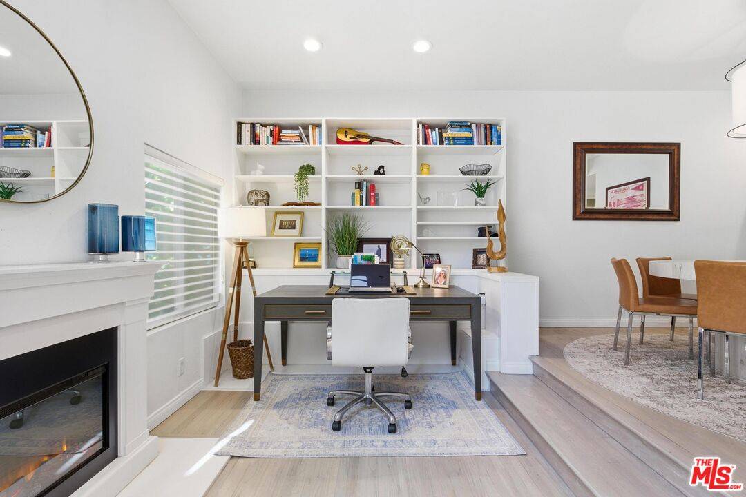 514  S Barrington Ave 2BR Brentwood La