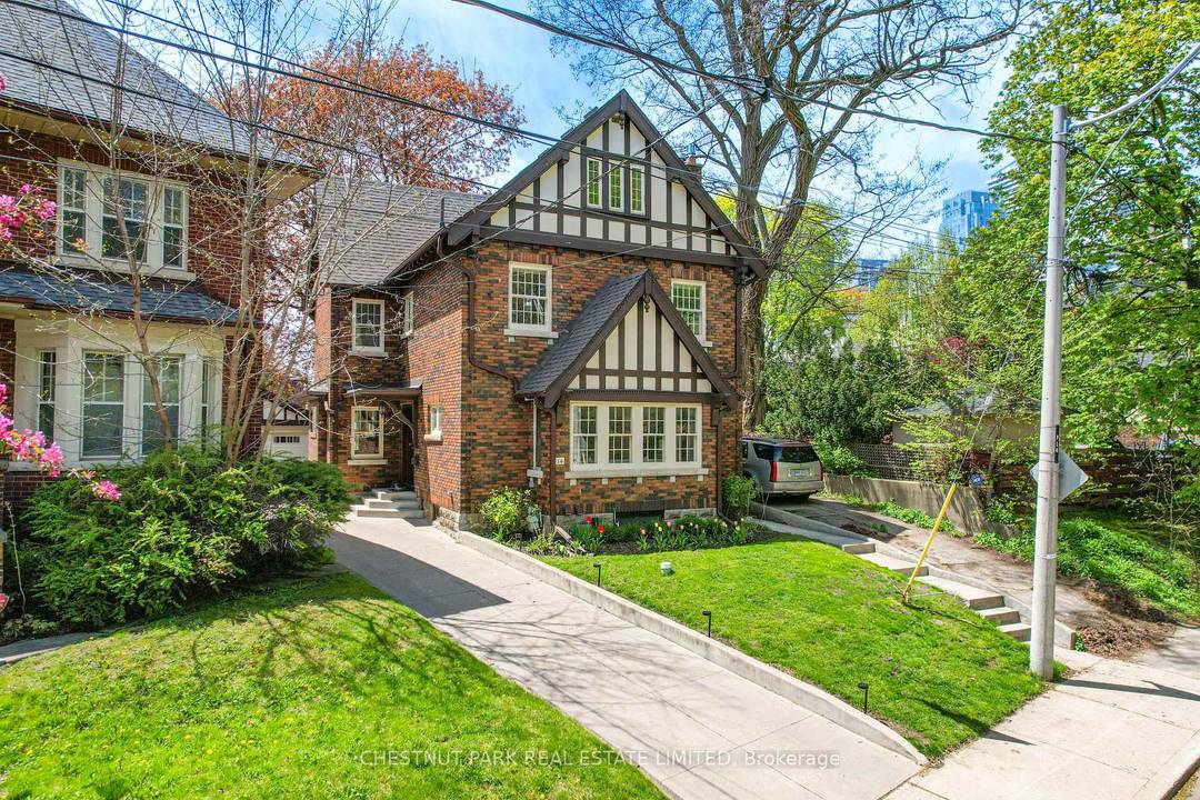 The Grand Dame of Davisville Village timeless, elegant and endless possibilities.