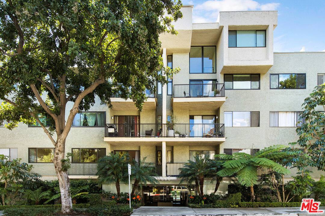 9000   Cynthia St 2BR Sunset Strip La