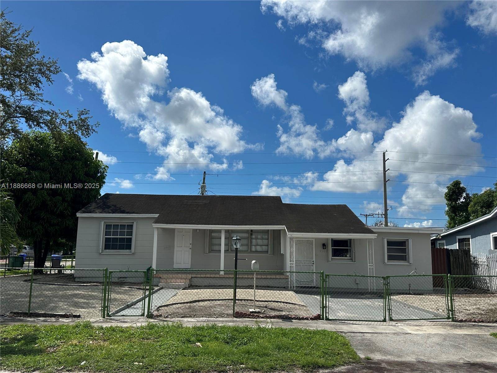 Amazing investment Opportunity in the heart of Miami This spacious 5 bedroom amp ; 3 bathroom corner home is full of potential.