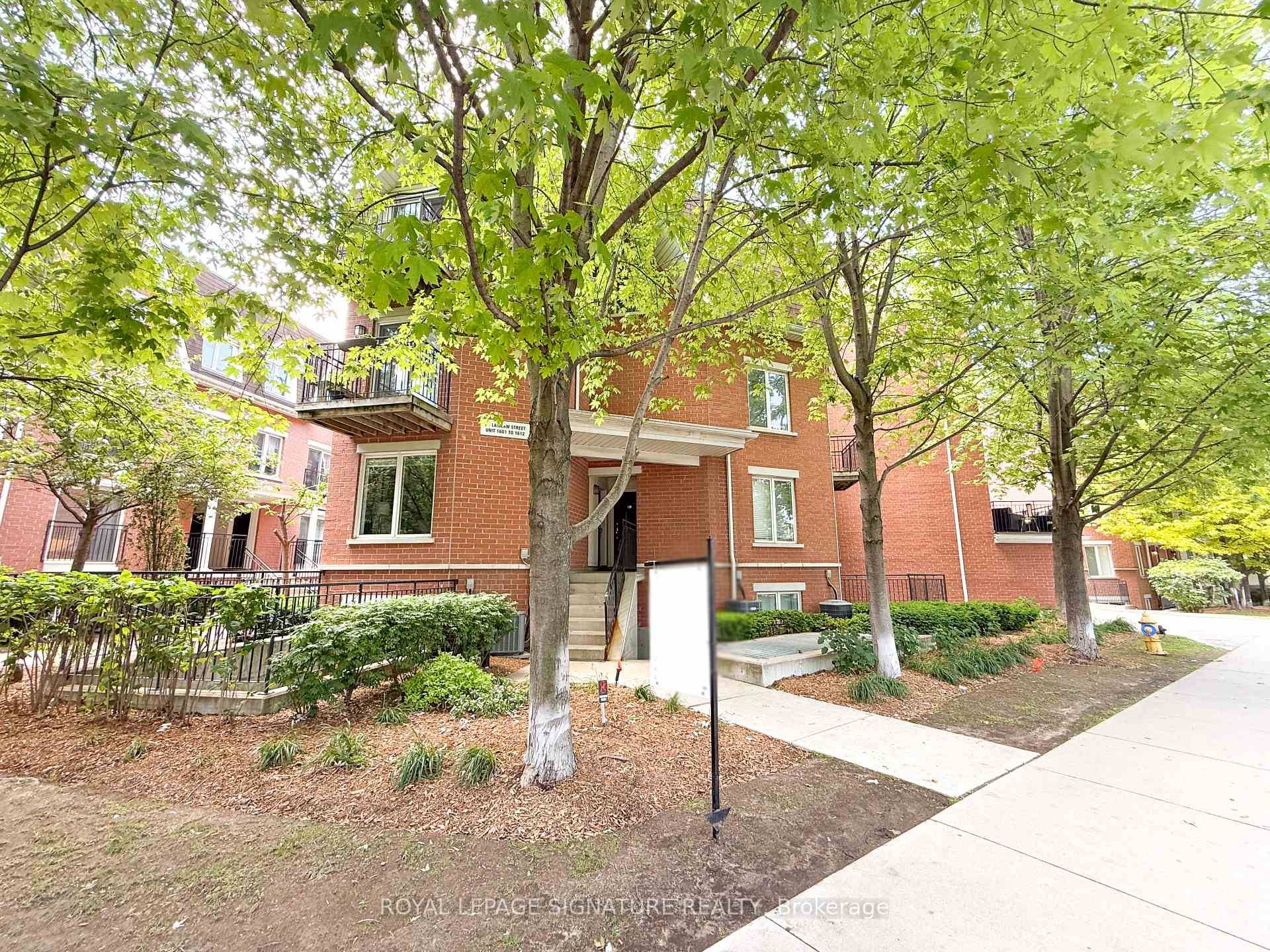 Charming Two Story Townhouse in a Prime Location !