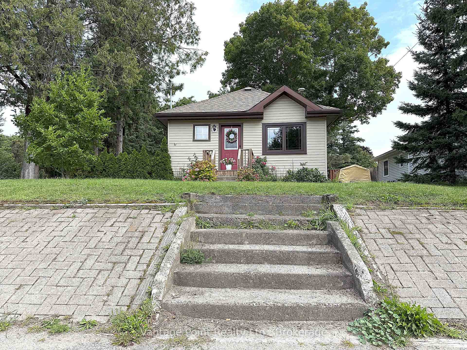 Discover small town charm in this inviting 2 bedroom, 1 bathroom home in the peaceful hamlet of Holland Centre, sitting on just under a 1 4 acre lot, perfect for ...