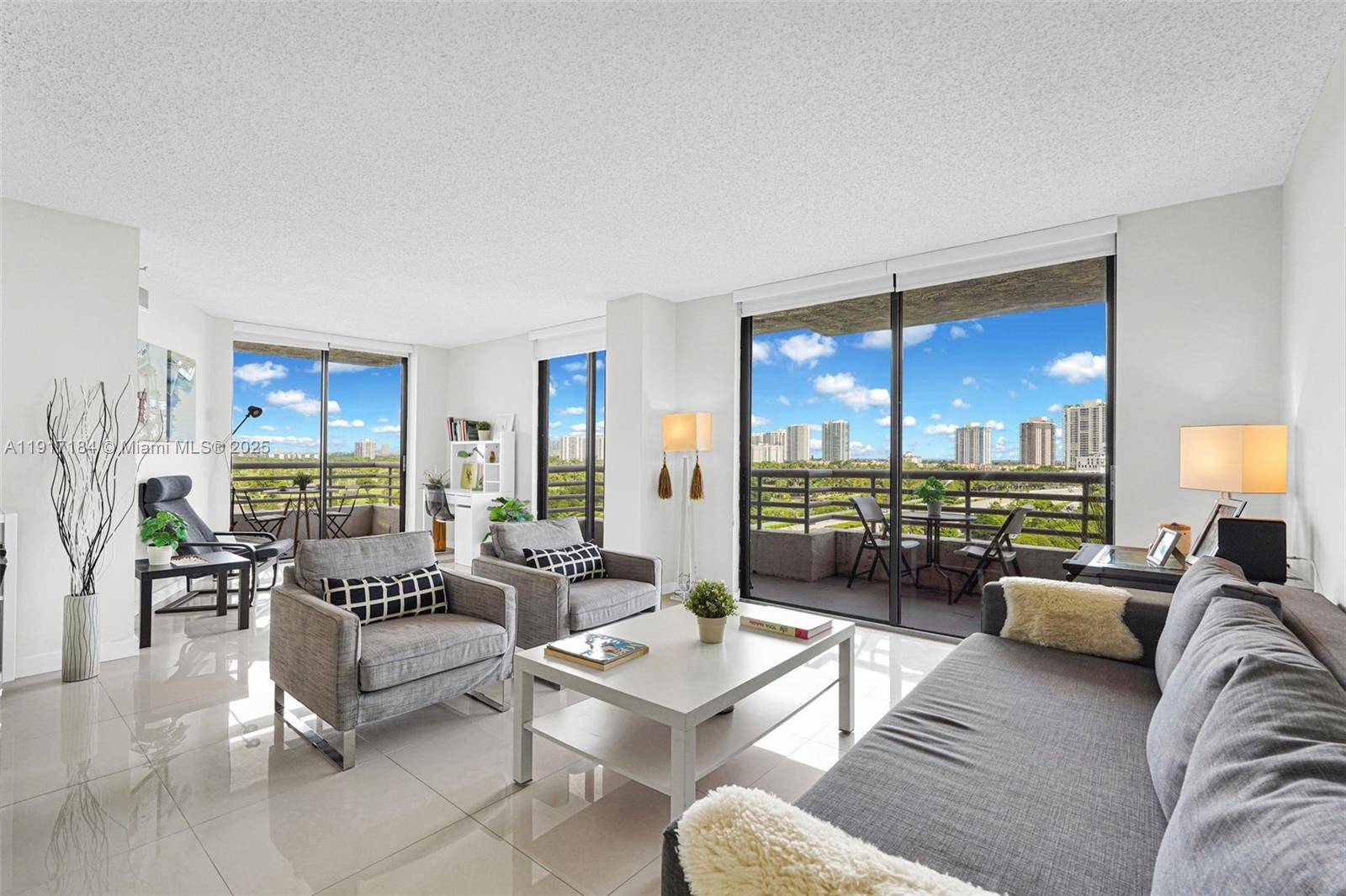 Amazing opportunity in the heart of Aventura.