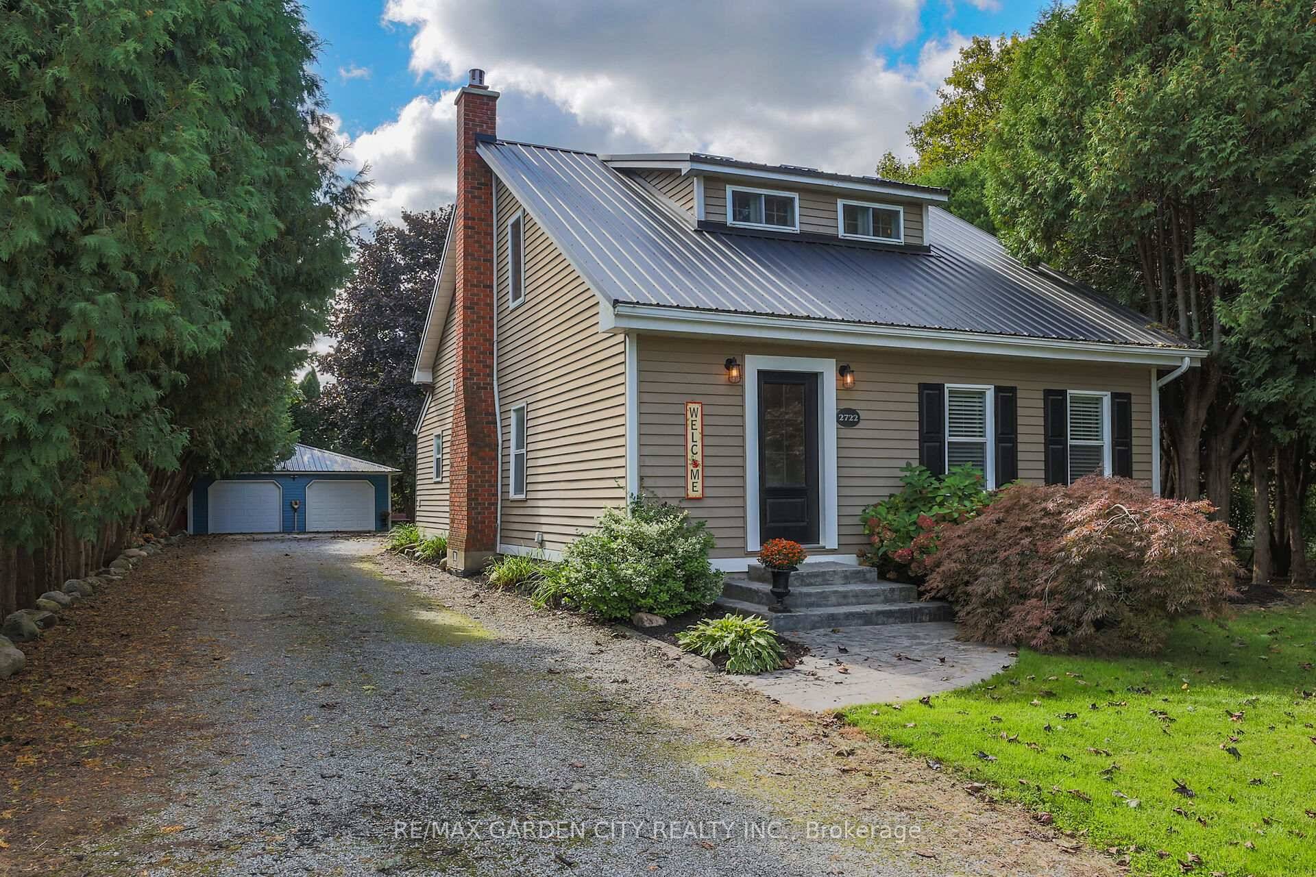 Welcome to 2722 Red Maple Ave located in the heart of Niagara Wine country.