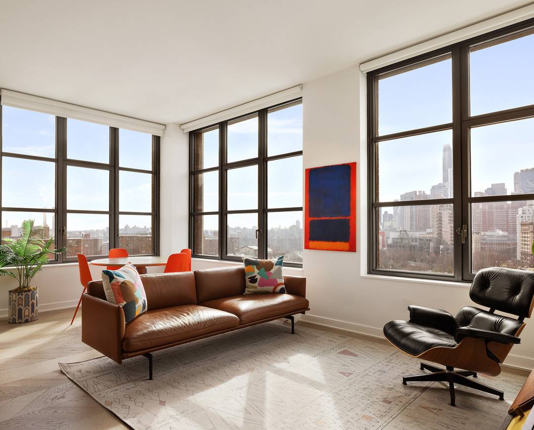 The F line at Front amp ; York is a southeast corner two bedroom spanning 1, 291 square feet with open views of the Brooklyn Navy Yard and the downtown ...