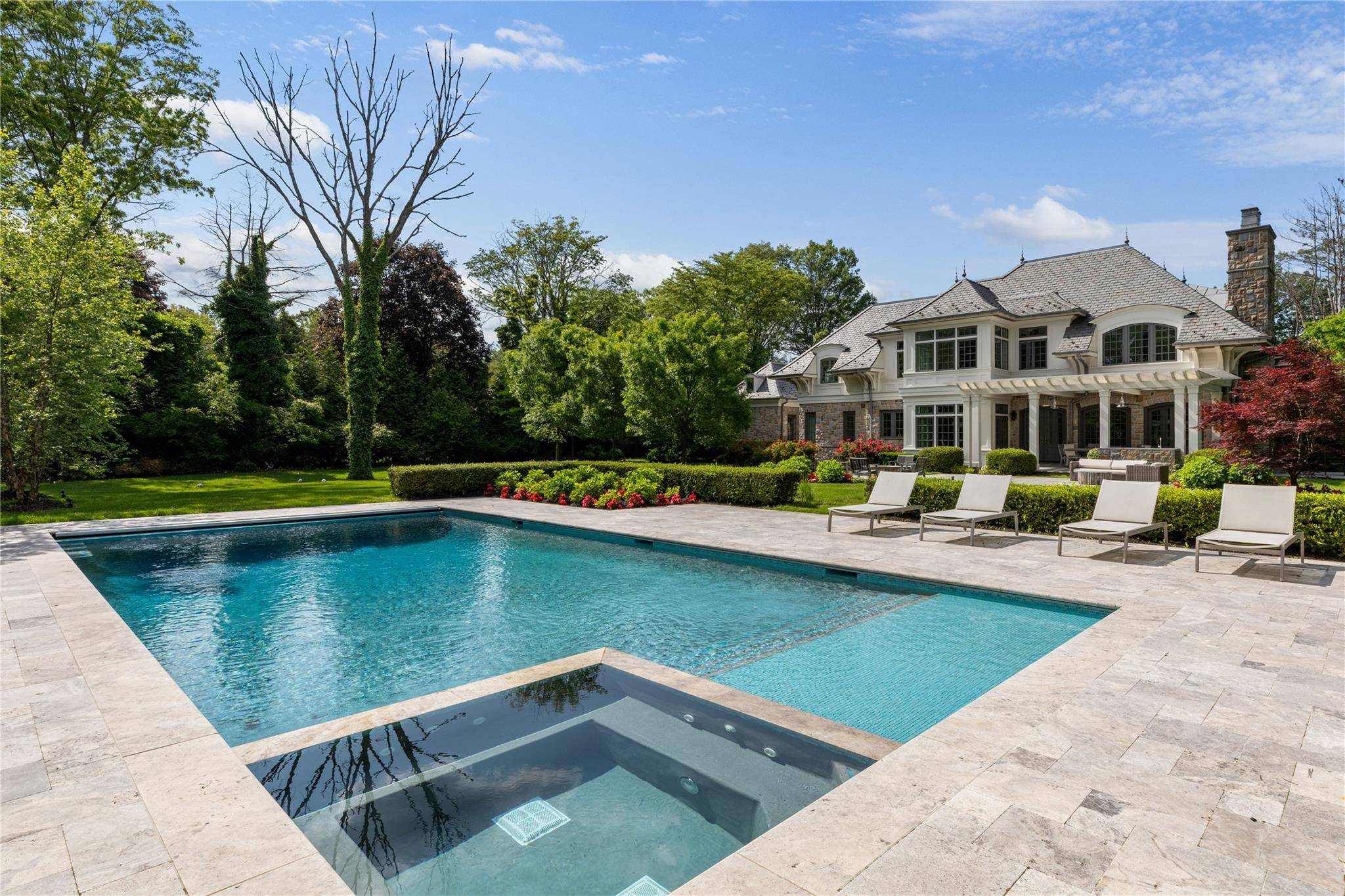 Masterpiece in Old Westbury Where Transitional Elegance Meets Contemporary Luxury Set on 2 perfectly flat and manicured acres, this custom built estate is a rare blend of architectural excellence and ...