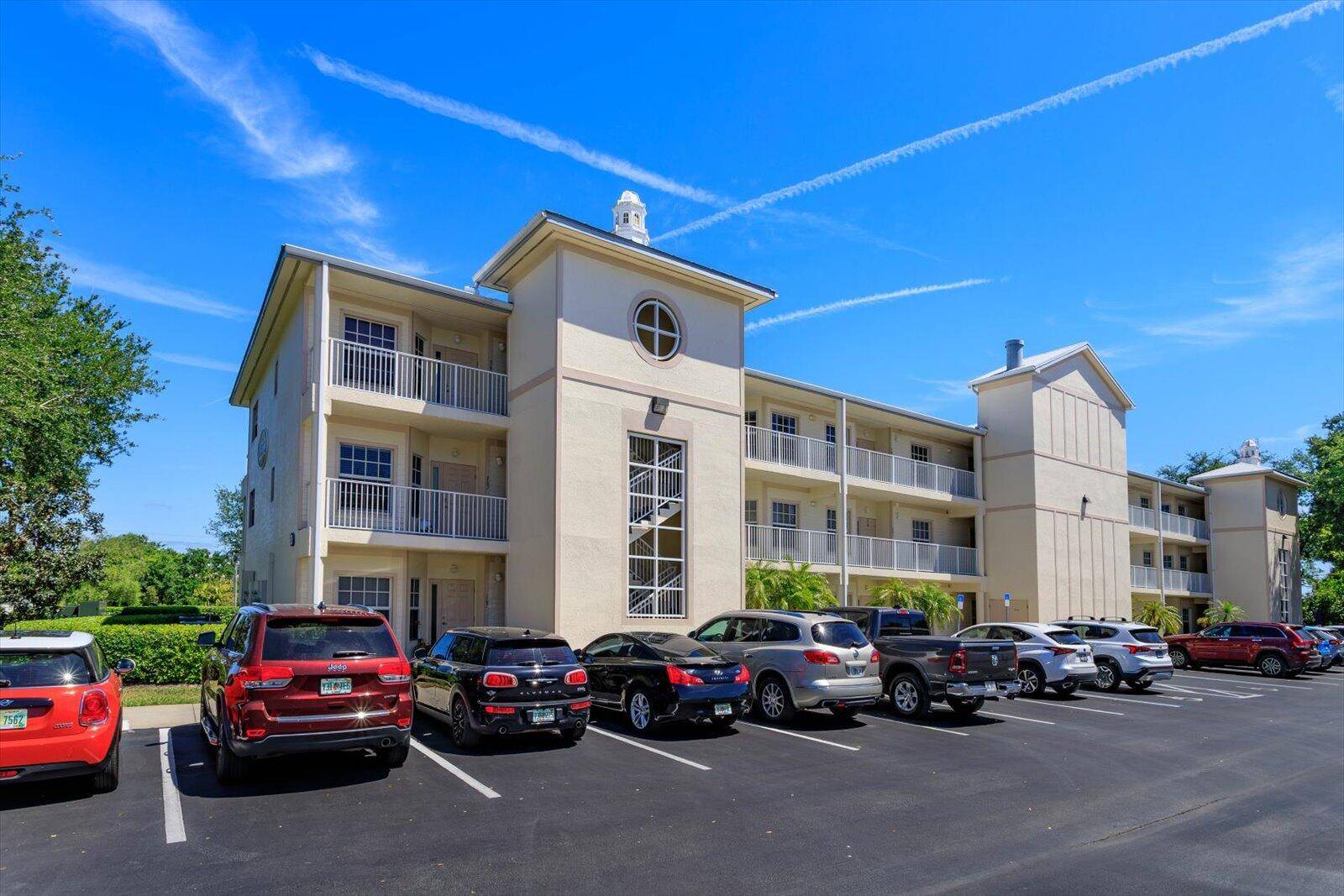 Spacious 3BD 2BA Condo with Modern Upgrades !