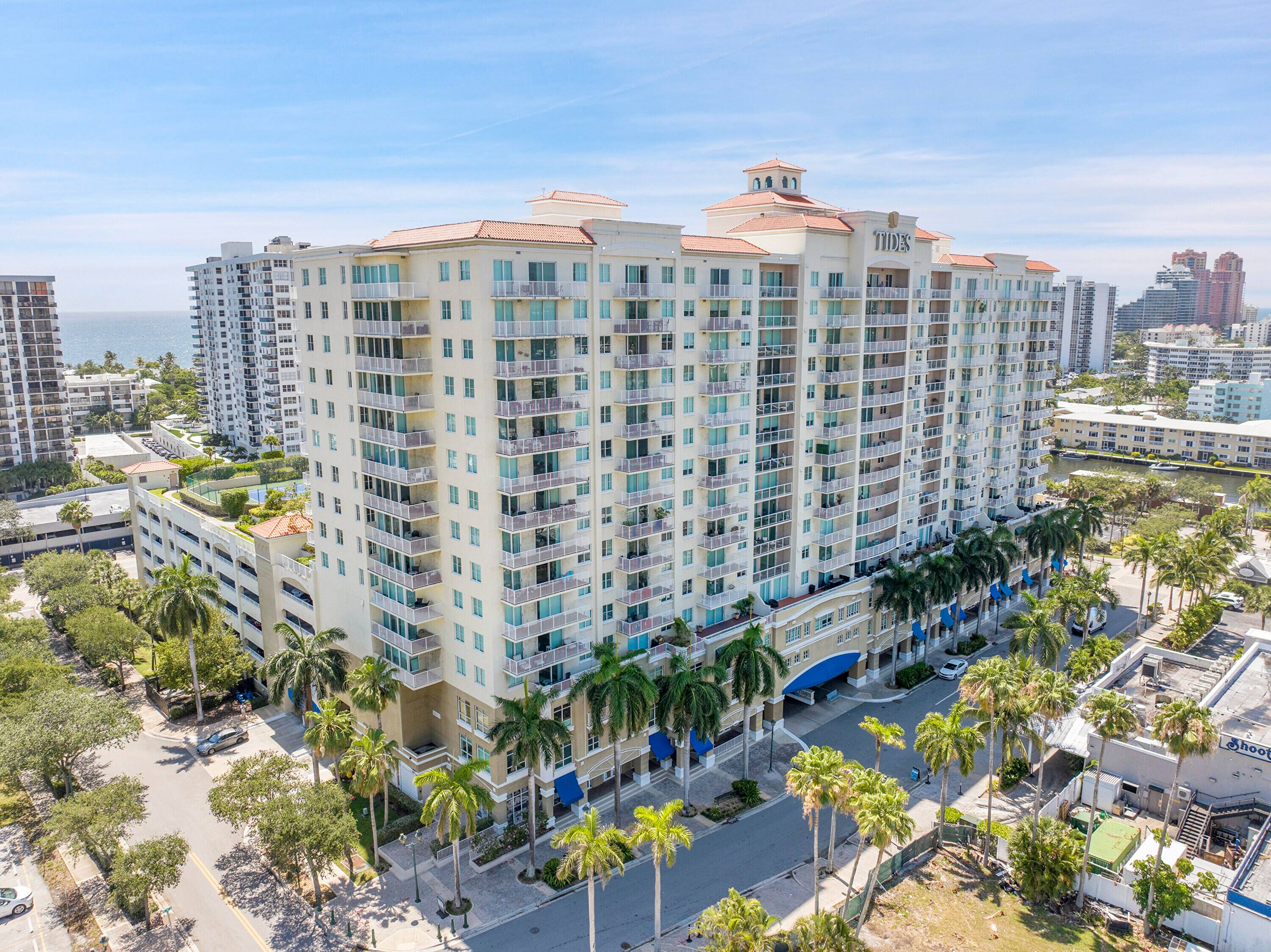 Welcome to Residence 923 at 3020 NE 32nd Ave, a stunning condo in the heart of Fort Lauderdale.