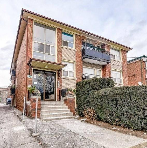 9 unit multiplex in Mimico !