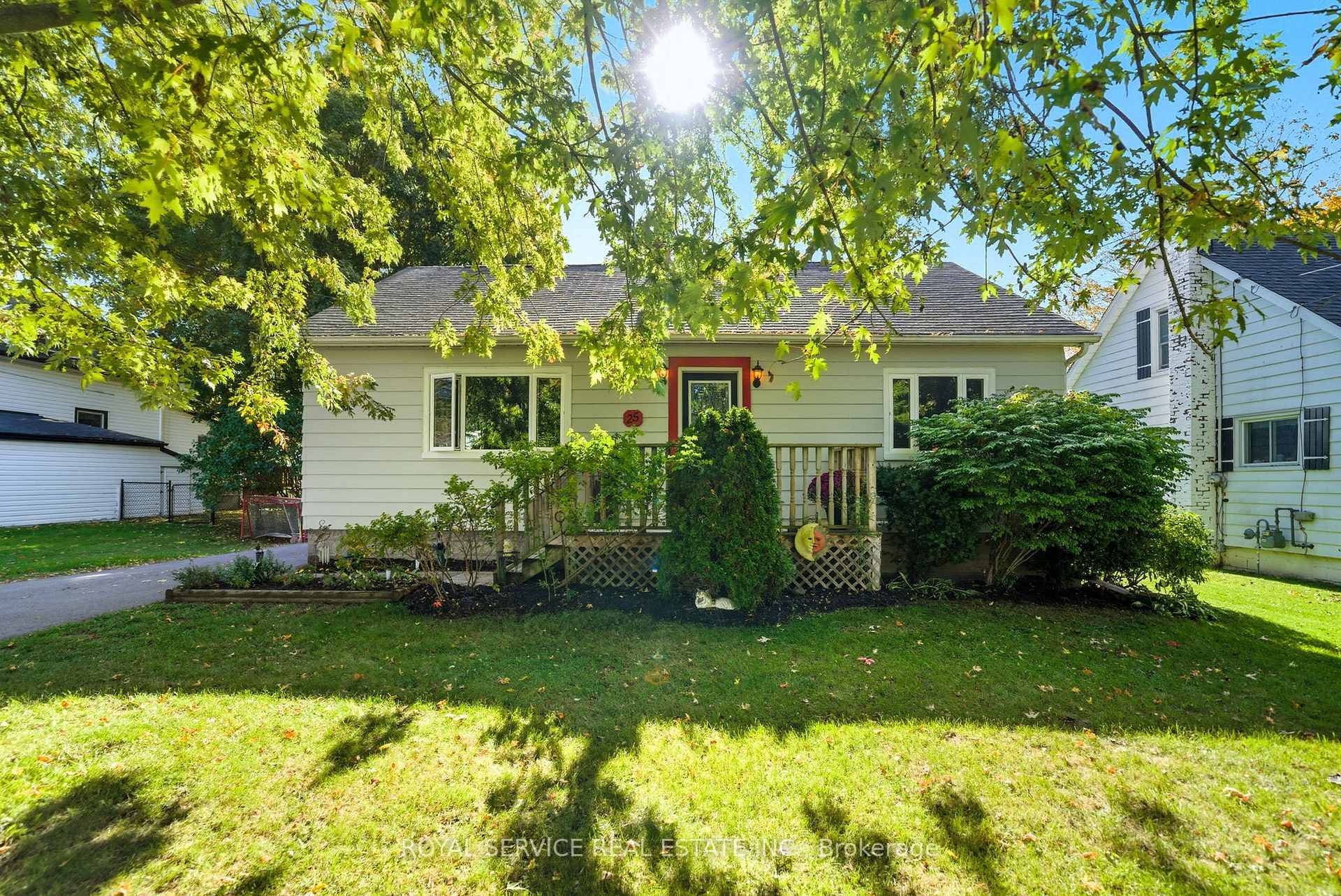 Watch the Santa Claus Parade from Your Front Porch !