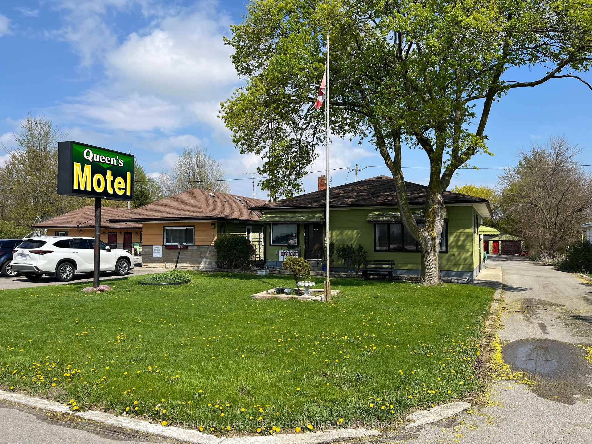 Beautifully Renovated 17 Room Motel with Specious and Renovated Owner's Residence 2 bedrooms, large living Room, kitchen with dining area and partially finished Basement with lots of storage Motel is ...