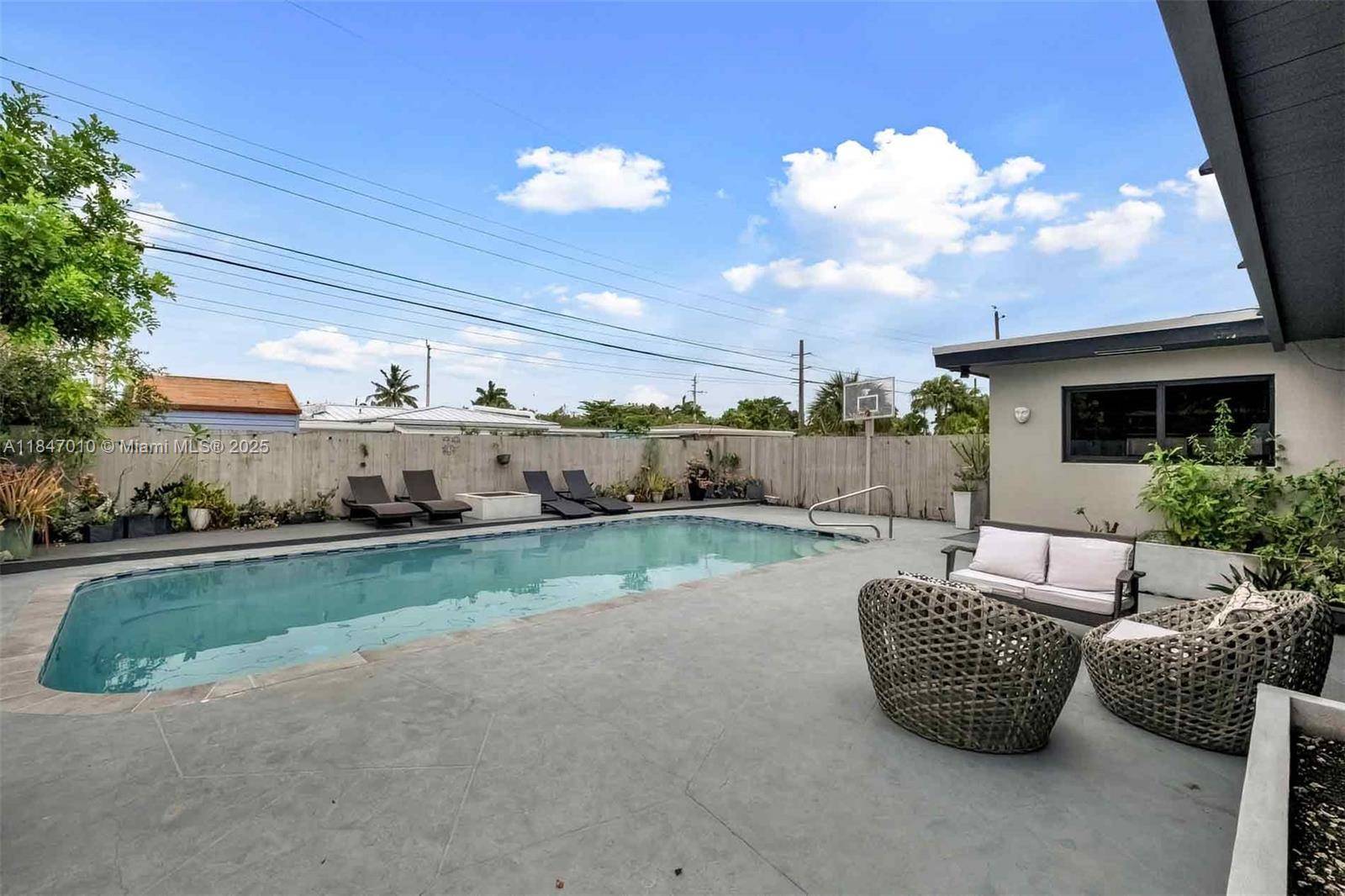 Fully Remodeled Modern Home with Pool Best Value in Oakland Park Exceptional 3 bedroom home plus convertible family room, fully remodeled with high end finishes, italian porcelain floors and impeccable ...