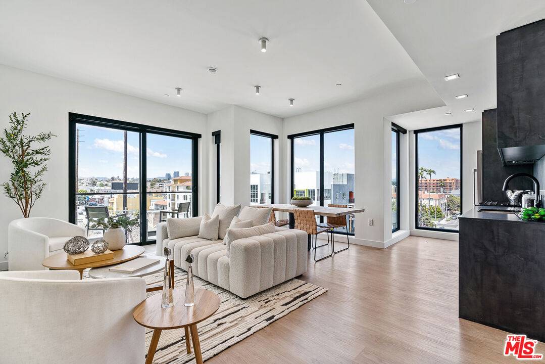 10700 Tabor St 2BR La