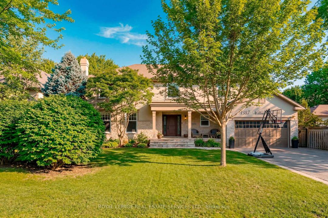 Welcome to this exceptional upscale residence set on a sprawling 75 x 150 ft lot in prestigious Coronation Park.