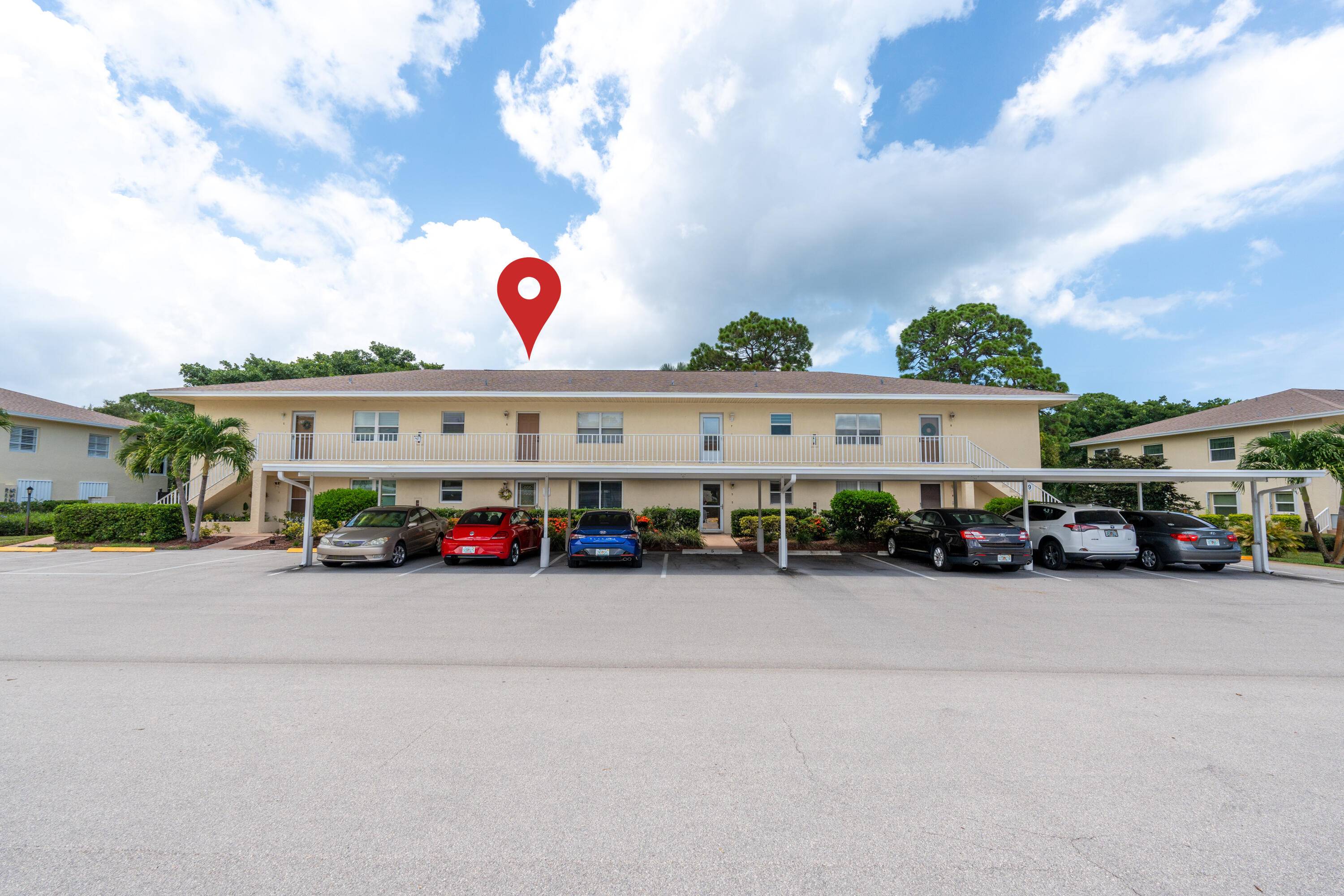 Two Bedroom two bathroom condo in the highly desirable PHASE 3 of the Kingswood Development.