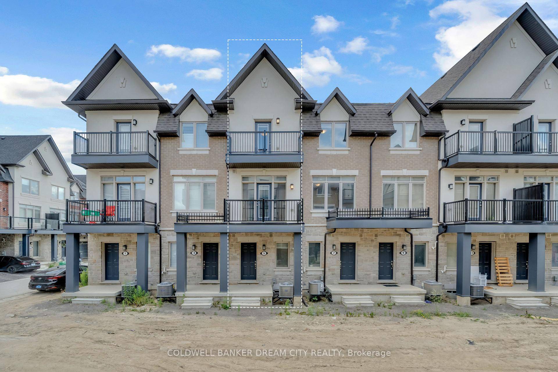 Welcome to this Beautiful Brand New Luxury 3 story Town home In The Heart Of Caledon, the most developing area in Caledon right on the 410 and soon coming 413 ...