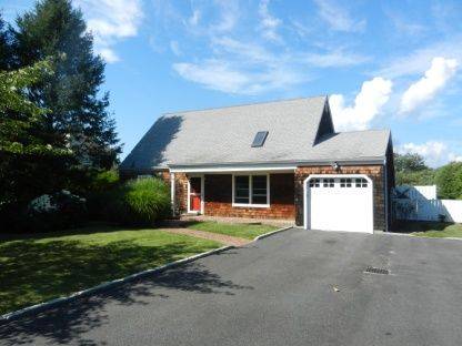 3 Bedroom Southampton Village With Pool