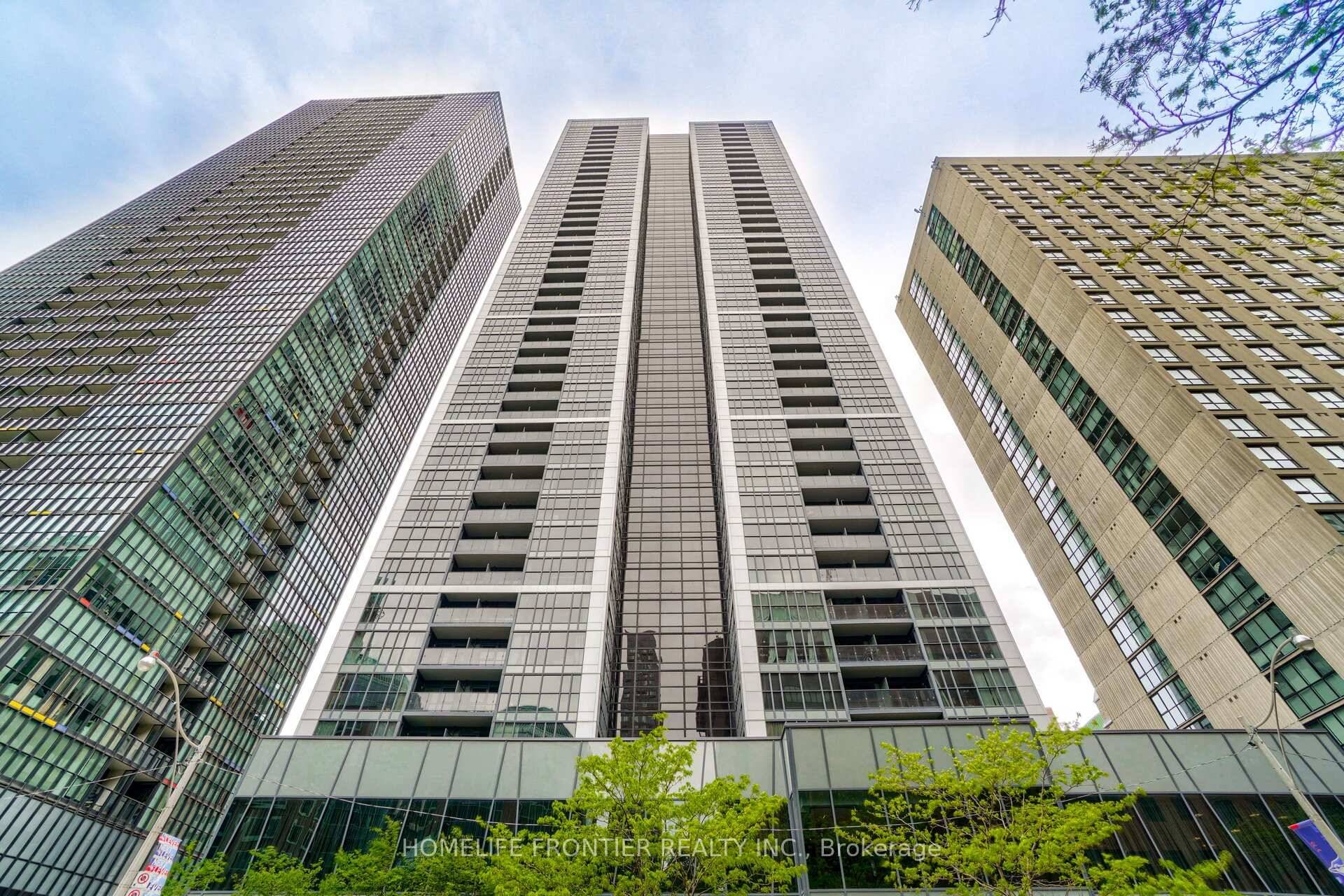 Welcome to Couture by Monarch a stunning 1 Den condo comes with parking and locker, in the heart of downtown Toronto.