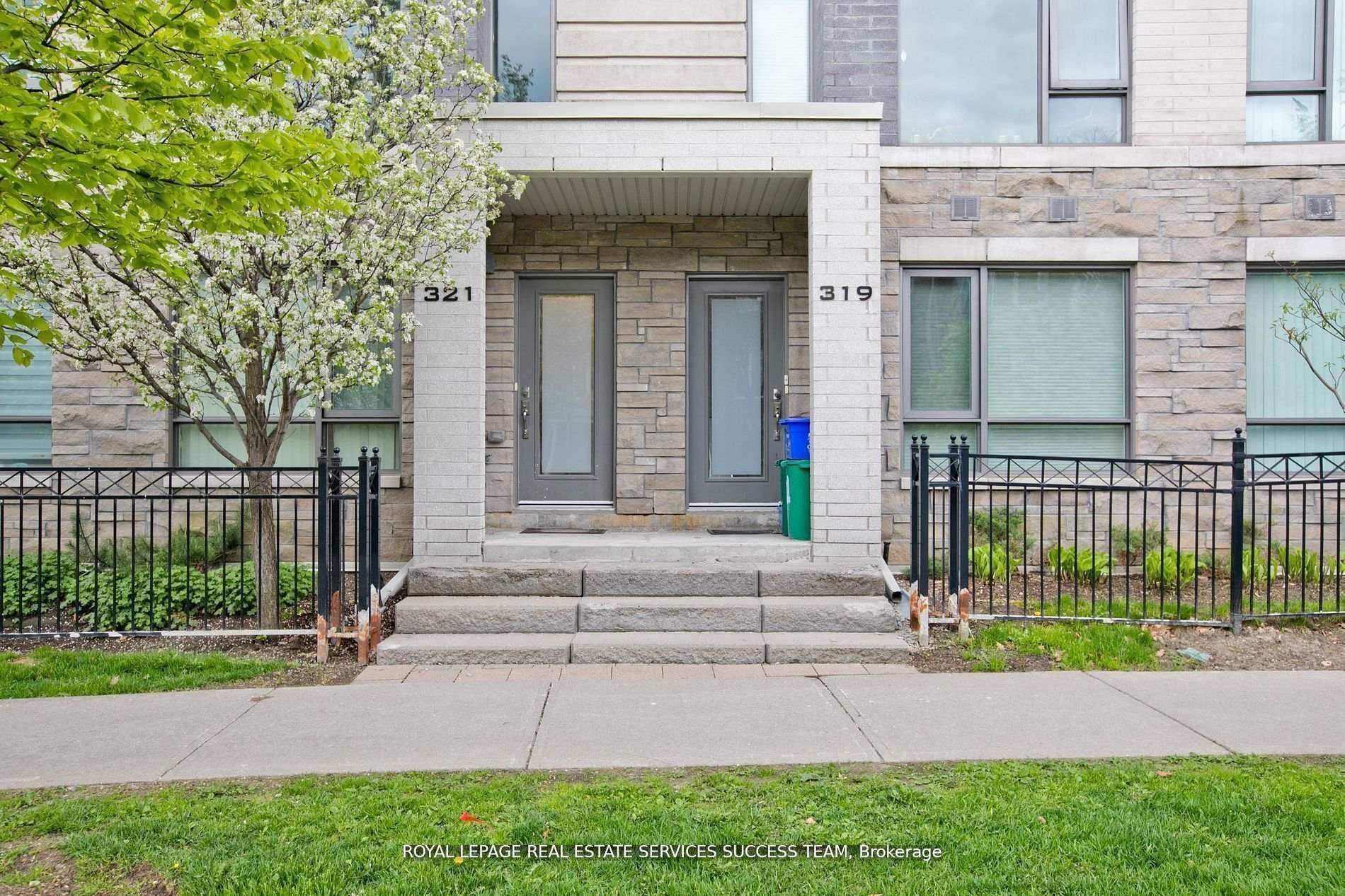 Luxury Urban Townhouse With 2 parking, Modern Kitchen With Granite Counters amp ; Breakfast Area, 9' Ceiling On Main Level, Direct Access To Garage.
