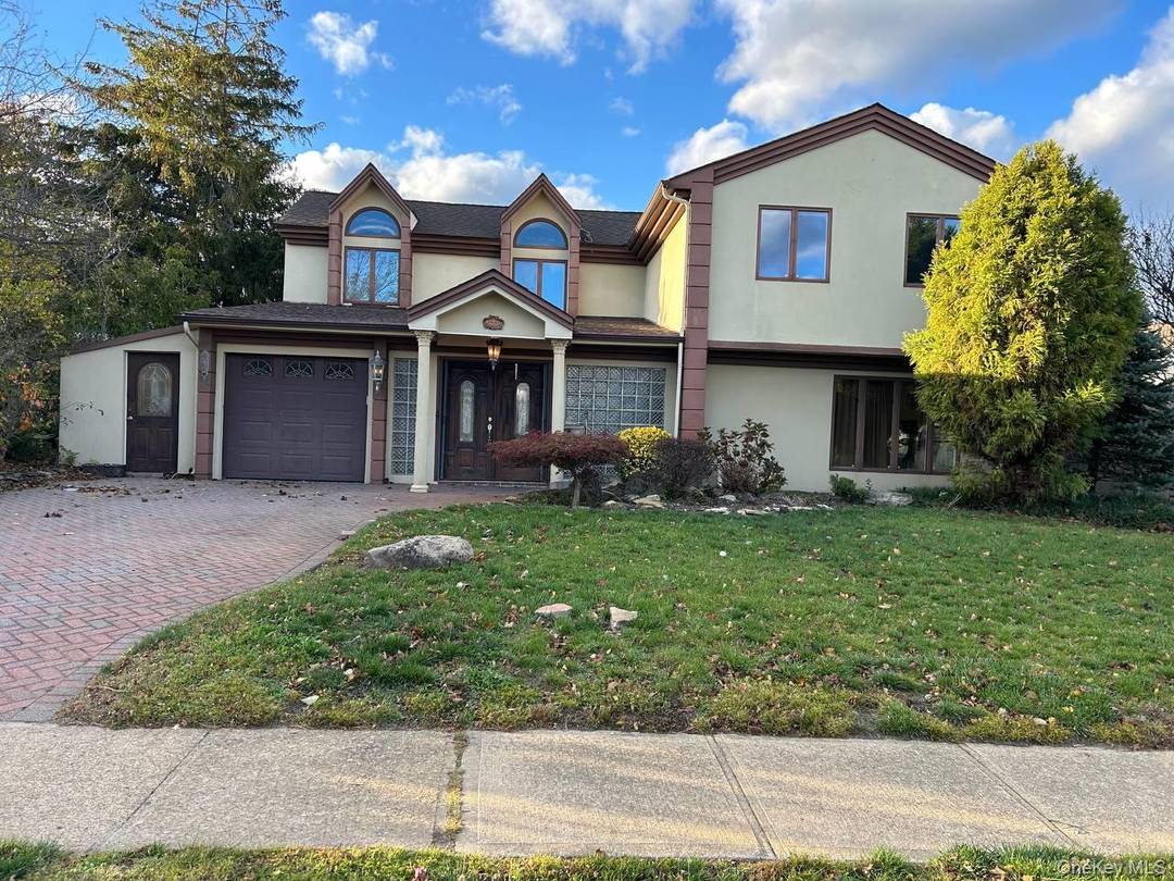 Back to Market with new Paint job, this is a stunning traditional home with everything in perfect condition, ready for a large family to move in.