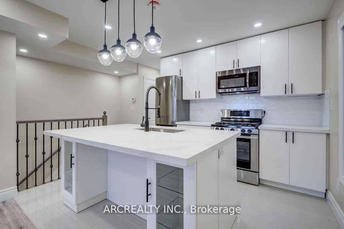 Luxury, Recently renovated Opened Concept Layout 2 Level 2nd And 3rd Floor Apt In A Private Bldg.