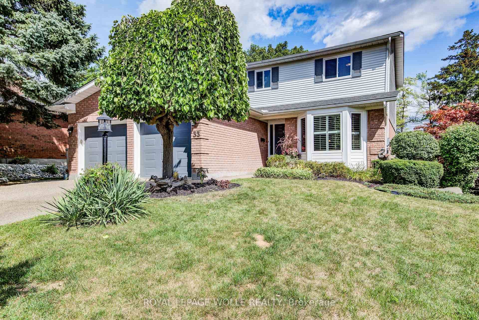 Prime Chicopee Court Gem Backing onto Nature, Walter Bean Trail !