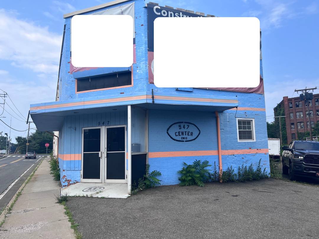 INVESTORS TAKE NOTE ! Currently rented 30, 000 sqft building sitting on 1.