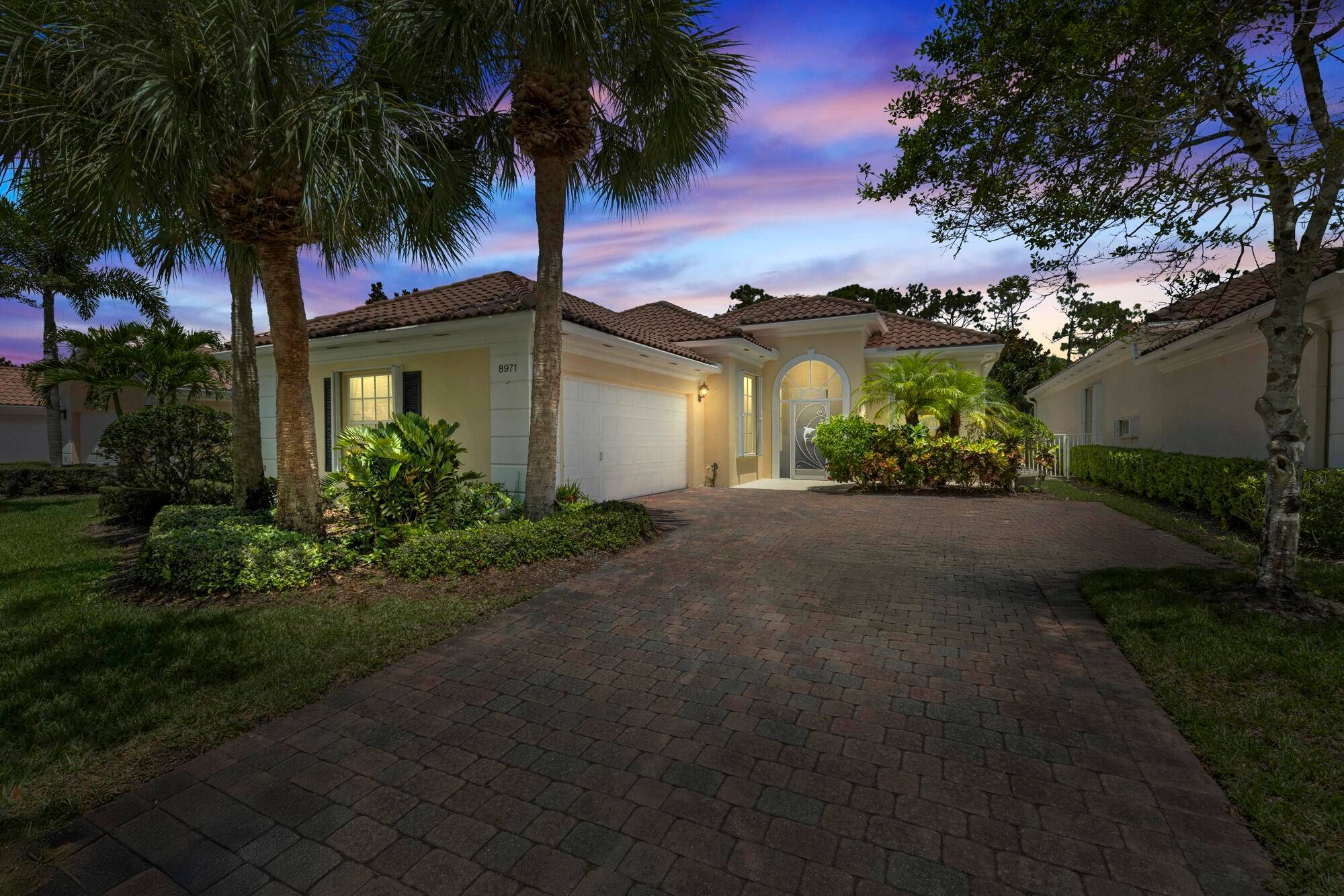 Welcome to Carleton Oaks a private, gated Mediterranean 8209 ; style community offering the resort style living experience with a clubhouse, community pool, lighted tennis and pickleball courts, playground, well ...