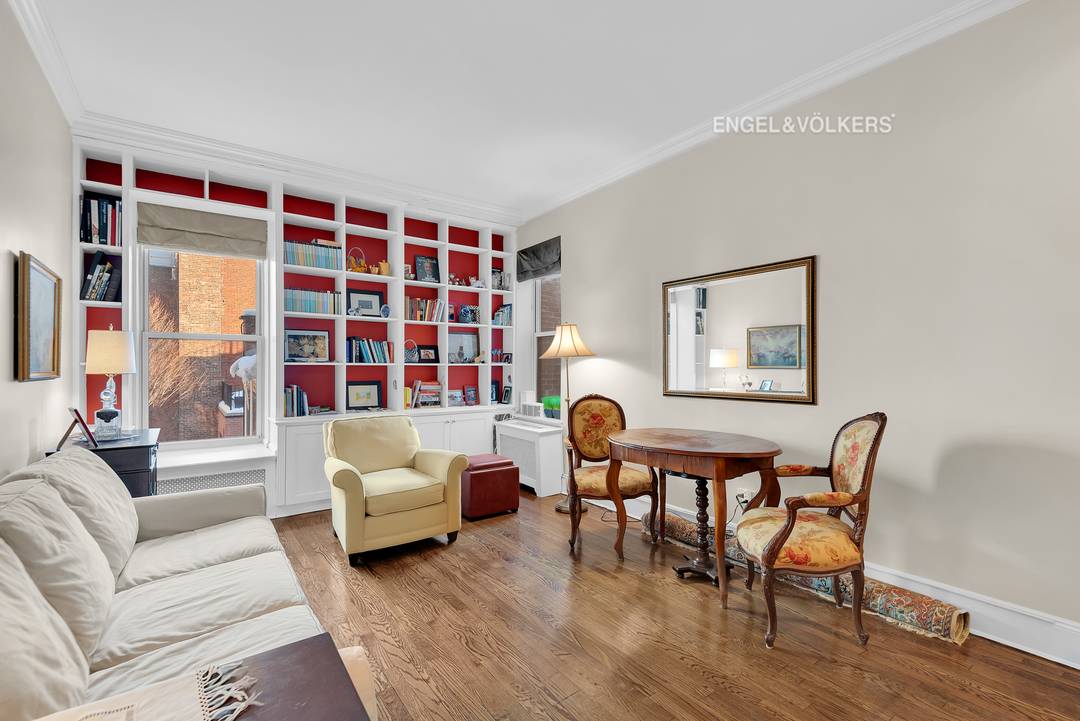 Welcome to a charming one bedroom apartment in a meticulous, pre war, boutique condo, one block from Central Park.