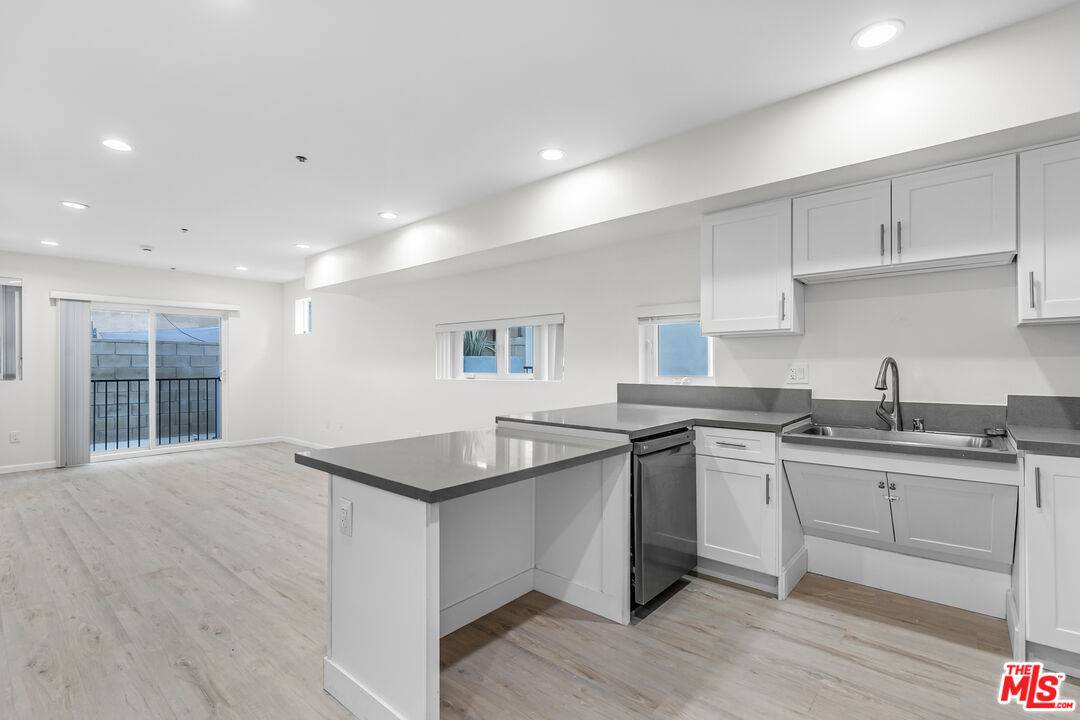 1409  N Hobart Blvd 3BR La