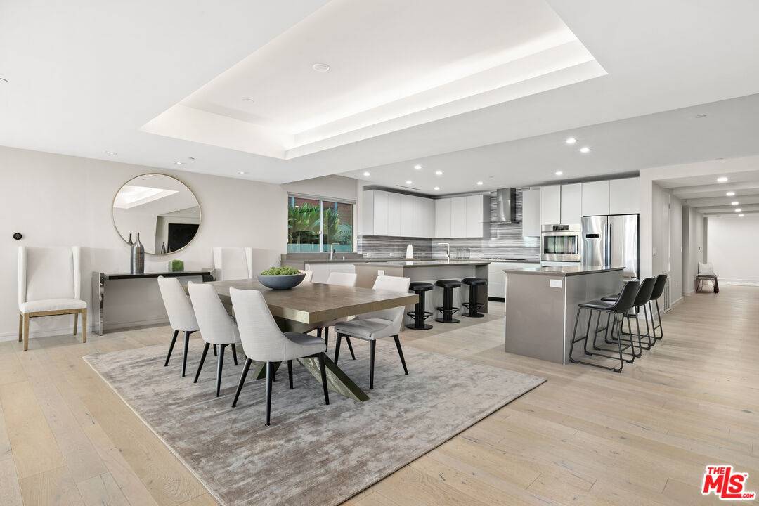 2391   Roscomare Rd 4BR Bel Air La
