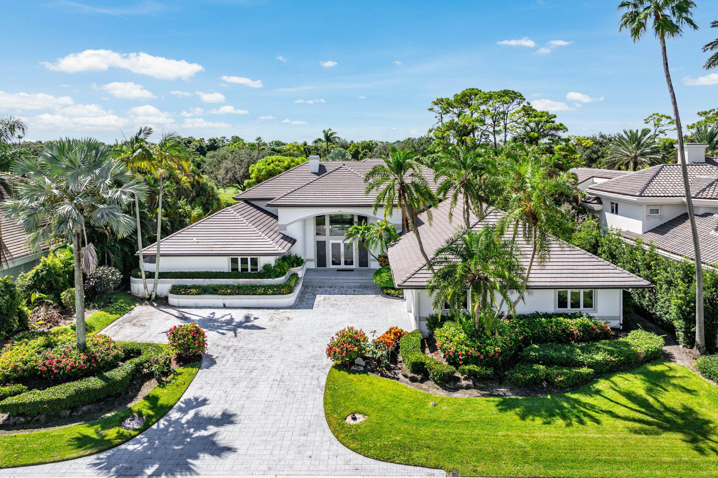 Come build your dream home in Frenchman's Creek !