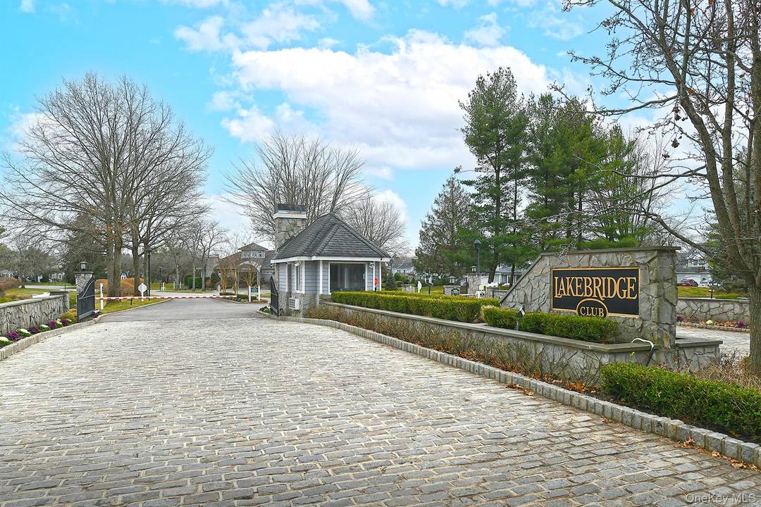 Welcome Home to this Bright, Airy, Spacious upper level end unit Condo with an open concept layout.