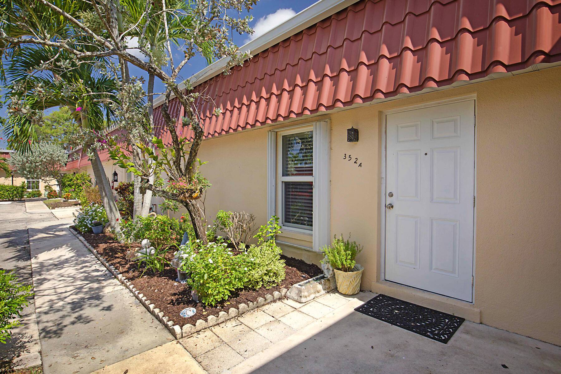 Open the door to this beautifully renovated 1 1.