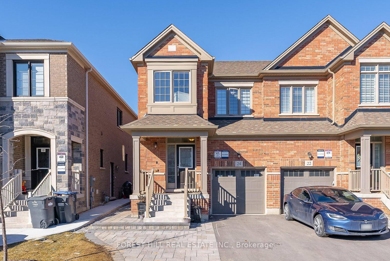 Beautiful and modern basement apartment in a newer 2 storey home in sought after West Brampton.