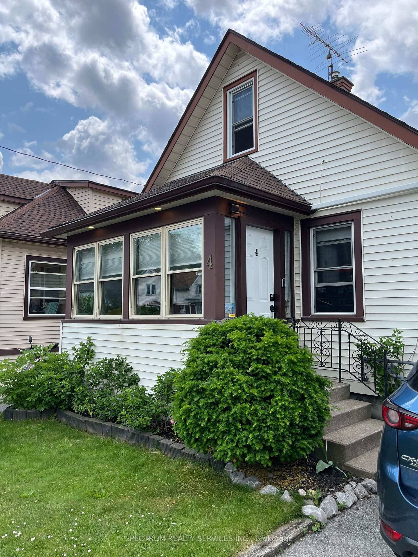 Attention First Home Buyers, Downsizing, Or Seeking A Rock Solid Investment, This Beautifully Renovated Property Is Ready To Meet Your Needs.