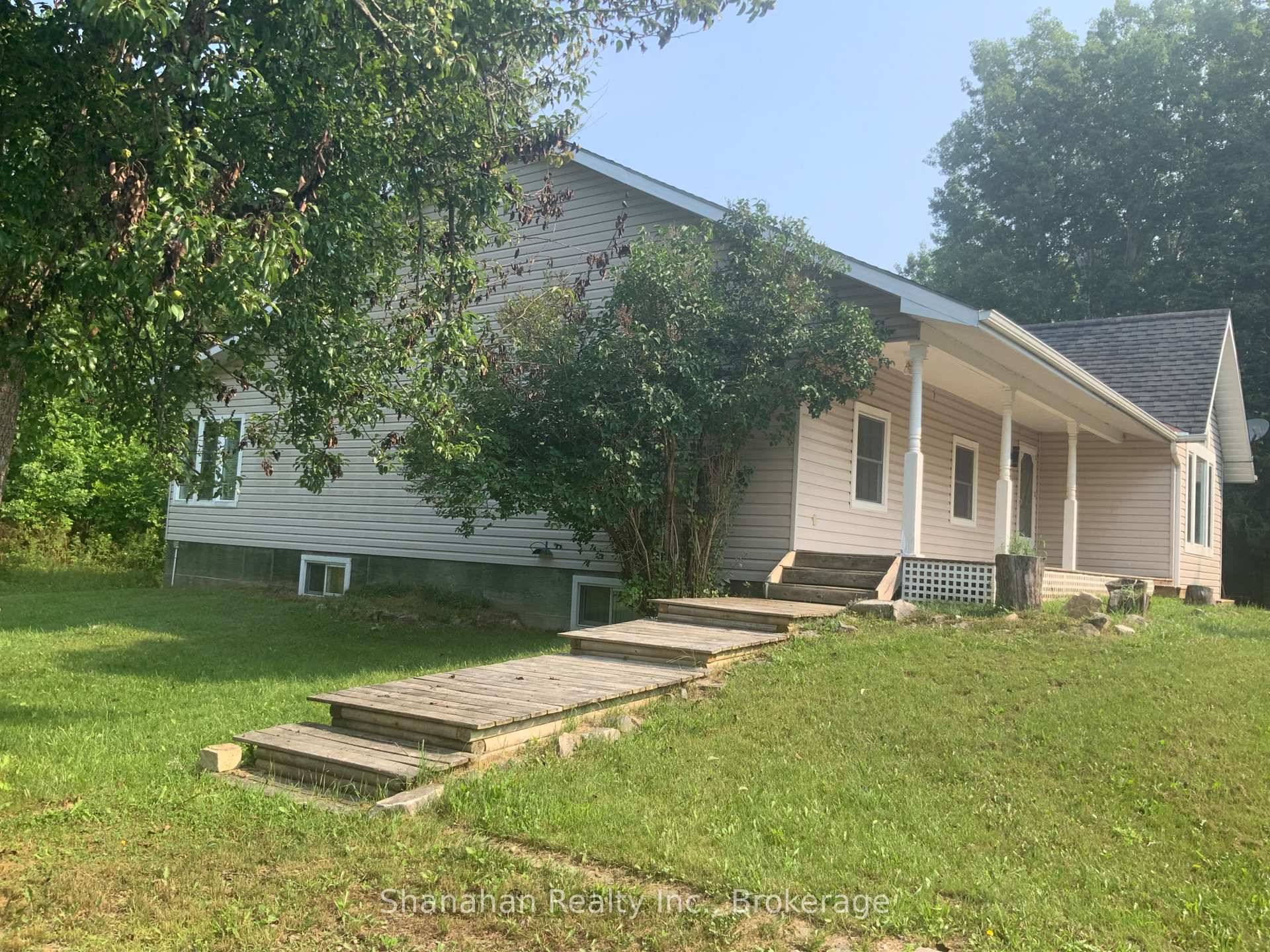 Welcome to 20 Cape Hurd Road in the charming community of Tobermory.
